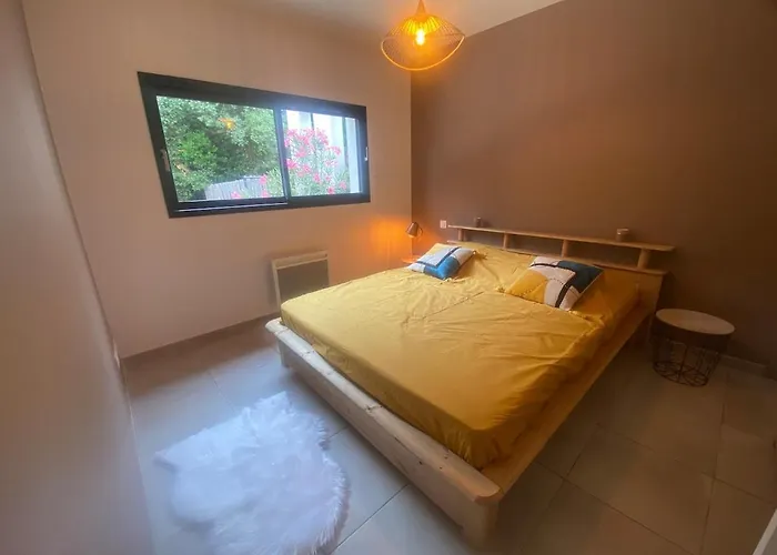 Prázdninový dům Belle Maison De Garrigue